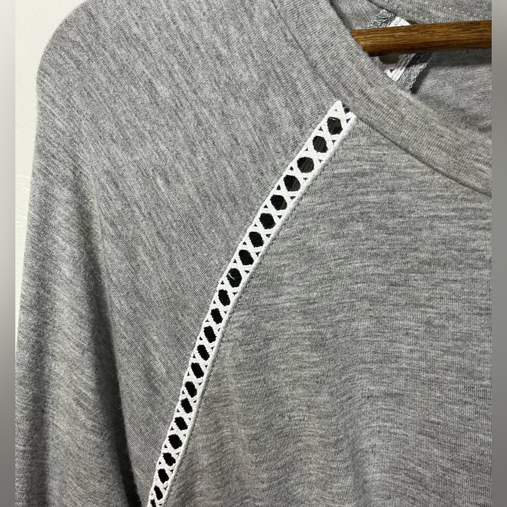 Shyanne Tie Front Long Sleeve Knit Top SZ Large - Picture 3 of 9